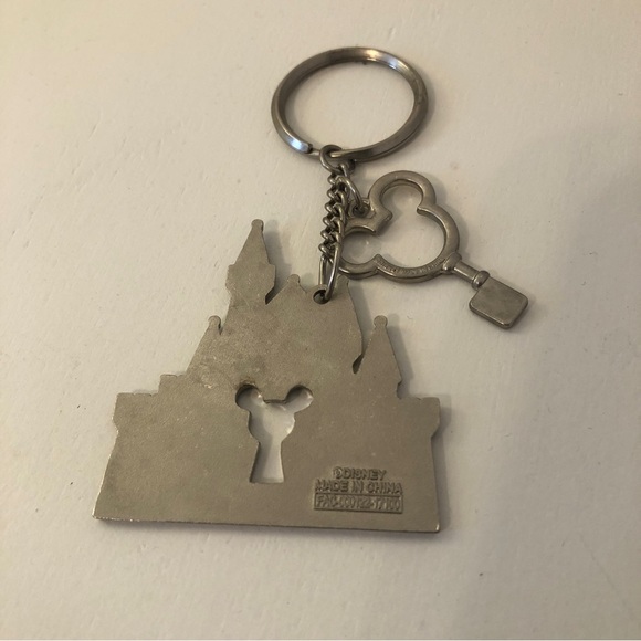 Walt Disney World Castle Key Chain Lock and Key - Picture 2 of 4